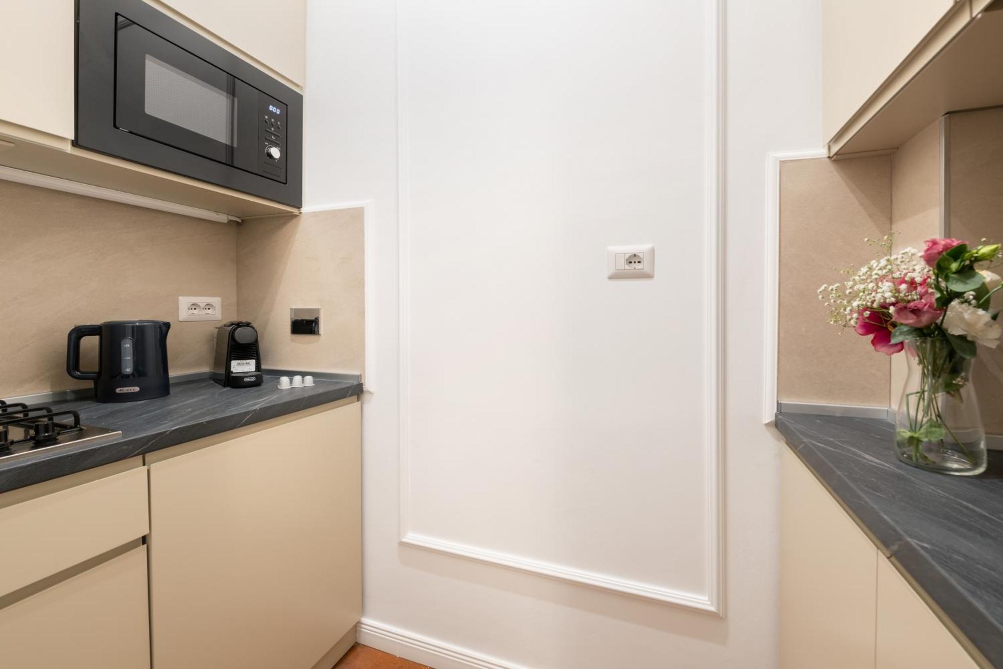 White Flat Termini Apartment โรม ภายนอก รูปภาพ
