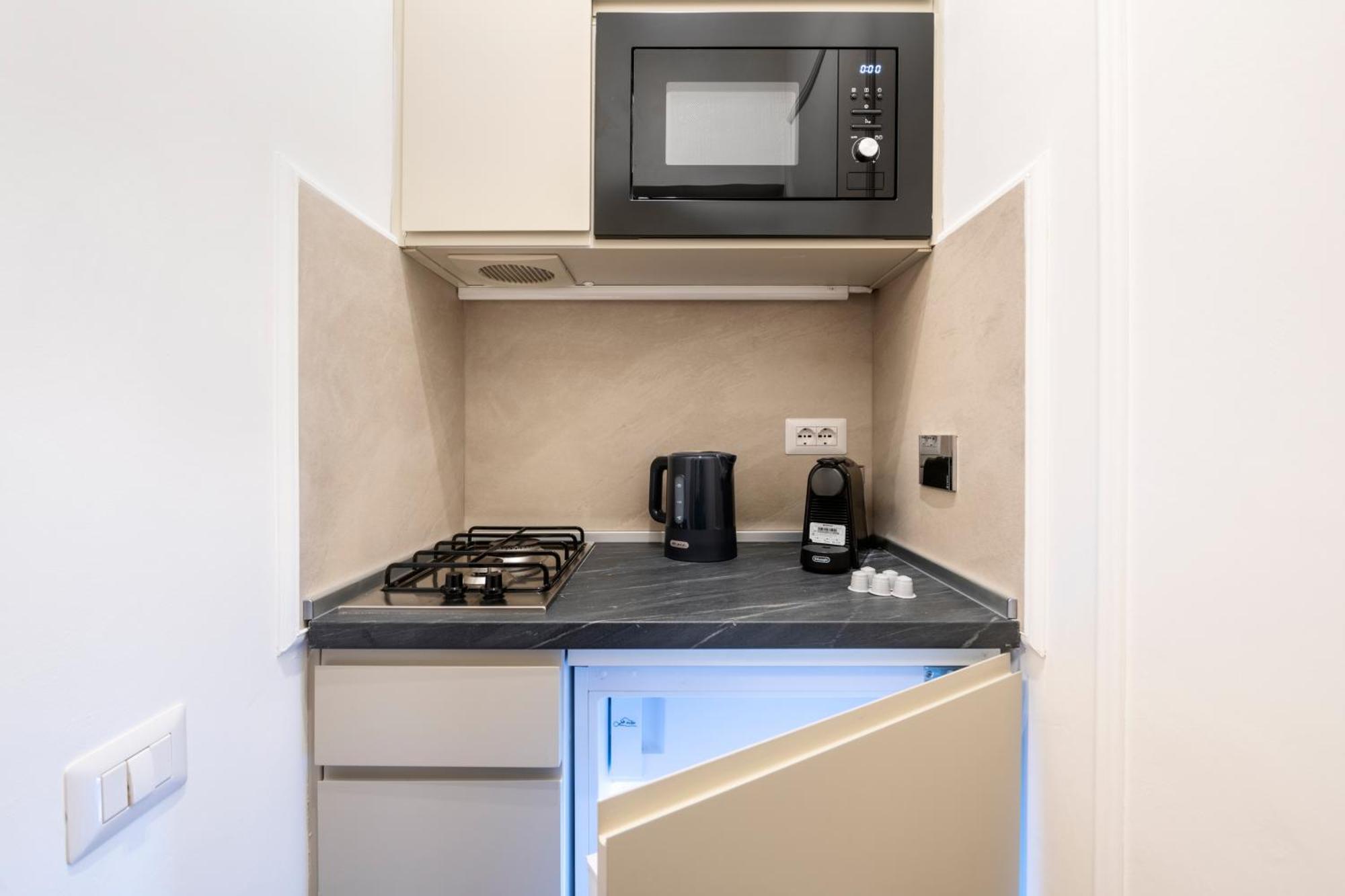 White Flat Termini Apartment โรม ภายนอก รูปภาพ